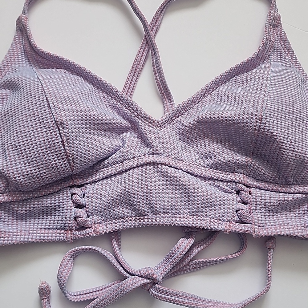 Jessica Simpson Lilac Crossed Bikini Top  Size L, Textured, Adjustable - Picture 2 of 6